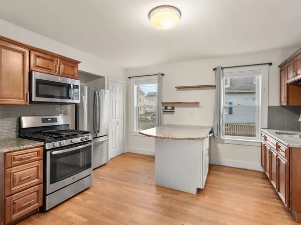 55 Butler St APT 1, Salem, MA 01970