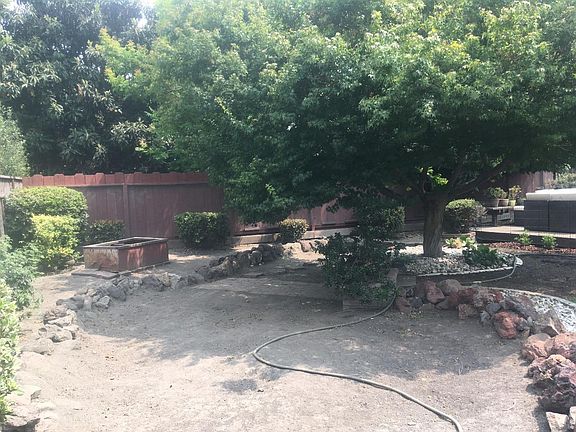 4th image of 2373 Walnut Grove Ave