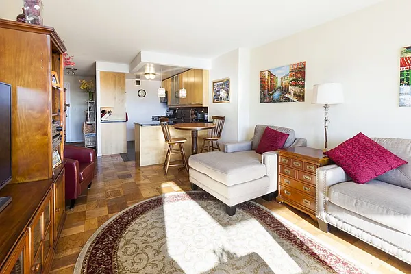 Sold by Engel and Völkers Brownstone Brooklyn | media 17