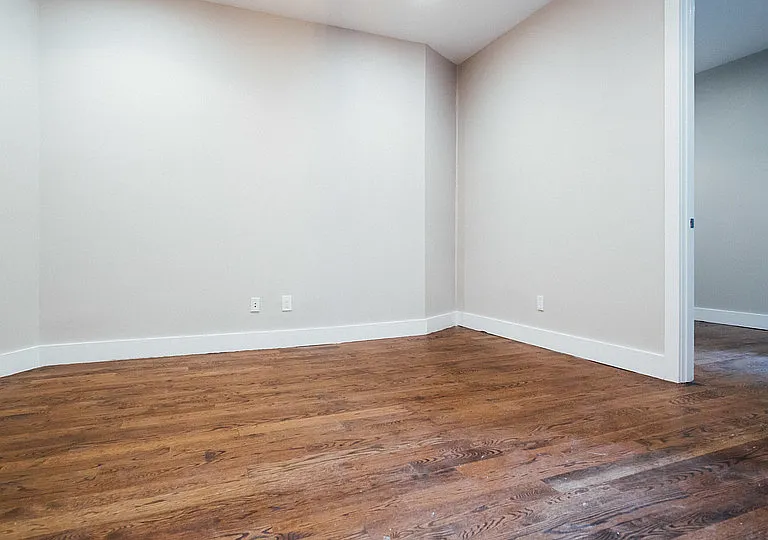 206 Scholes St #9 — Photo 16