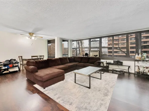 167-05 12th Ave #3C, Beechhurst, NY 11357