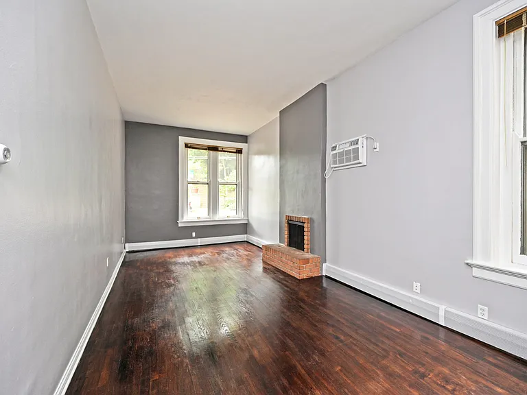 945 Parkside Pl #2 — Photo 9
