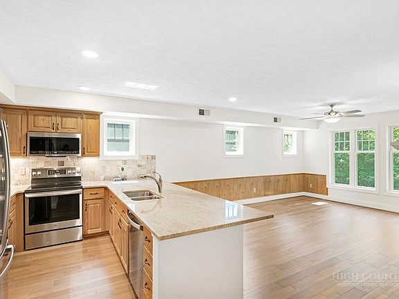 3rd image of 140 Still Lake Road #121