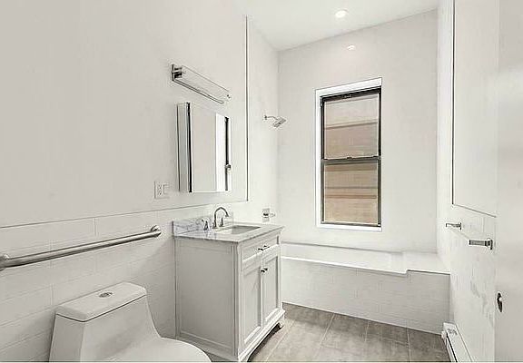 3rd image of 609 W 137th St #63R