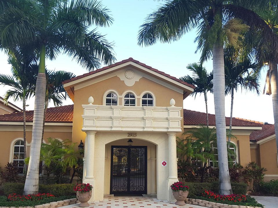 1st image of 117 Villa Cir #117