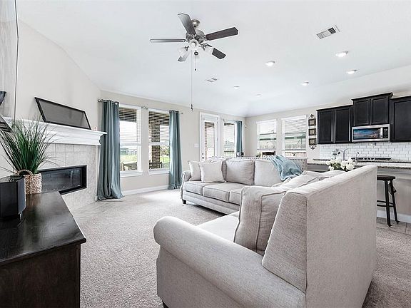 4th image of 2614 Newport Lake Blvd