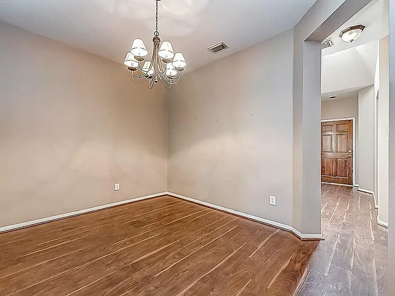 2910 Huntington Way — Photo 10