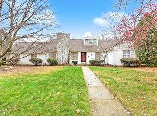 282 Kercheval Ave, Grosse Pointe Farms, MI 48236