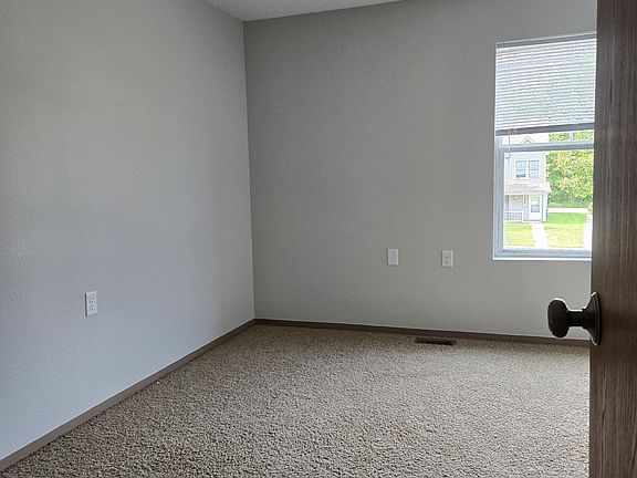 5th image of 262 Frenn Ave #262