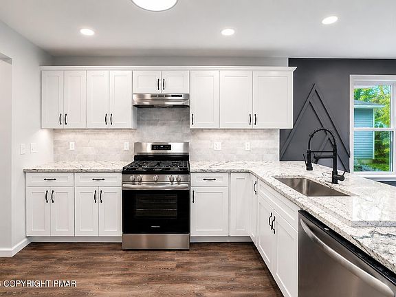 4th image of 8585 Periwinkle Dr