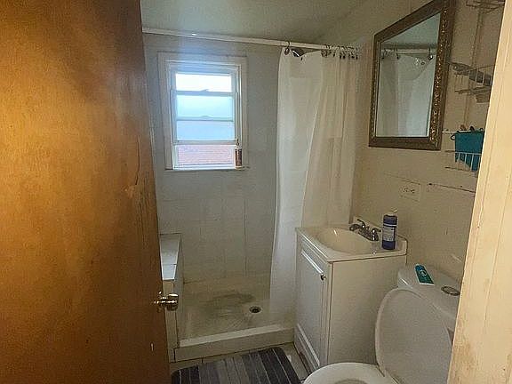 5th image of 5619 S Hoyne Ave