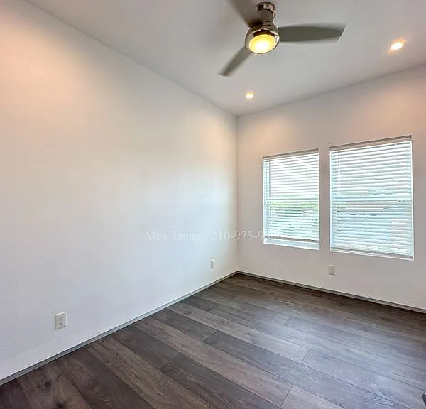 225 S Pine St #202 — Photo 18