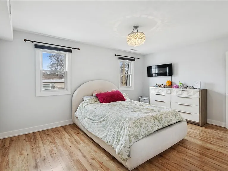 6534 W Montrose Ave #3W — Photo 13