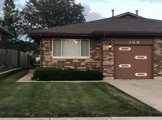 109 Paramount Dr, Wood Dale, IL 60191