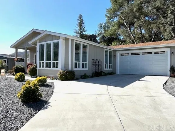 8975 Lawrence Welk Dr Spc 36, Escondido, CA 92026
