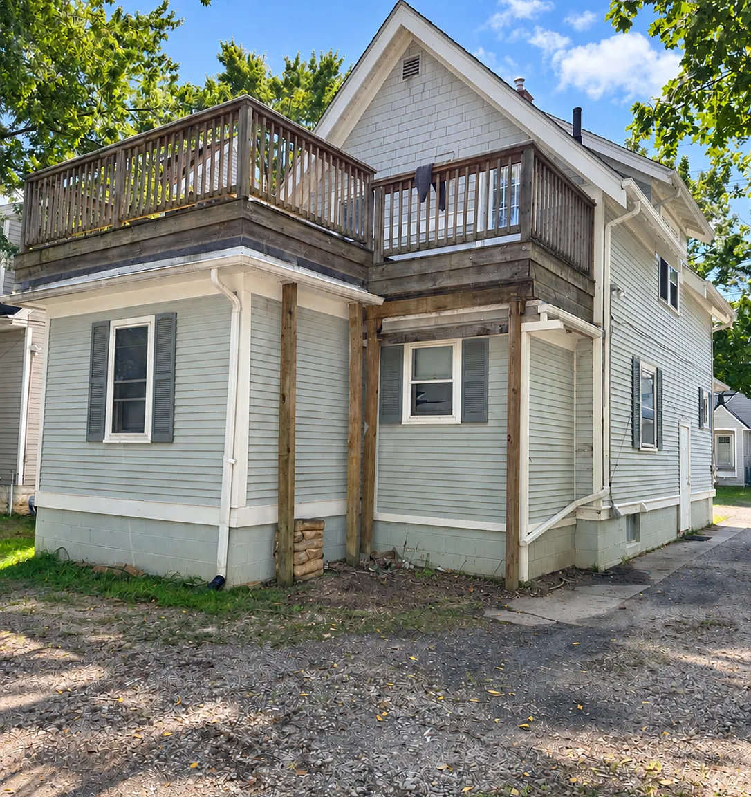 717 Dewey Ave — Photo 3