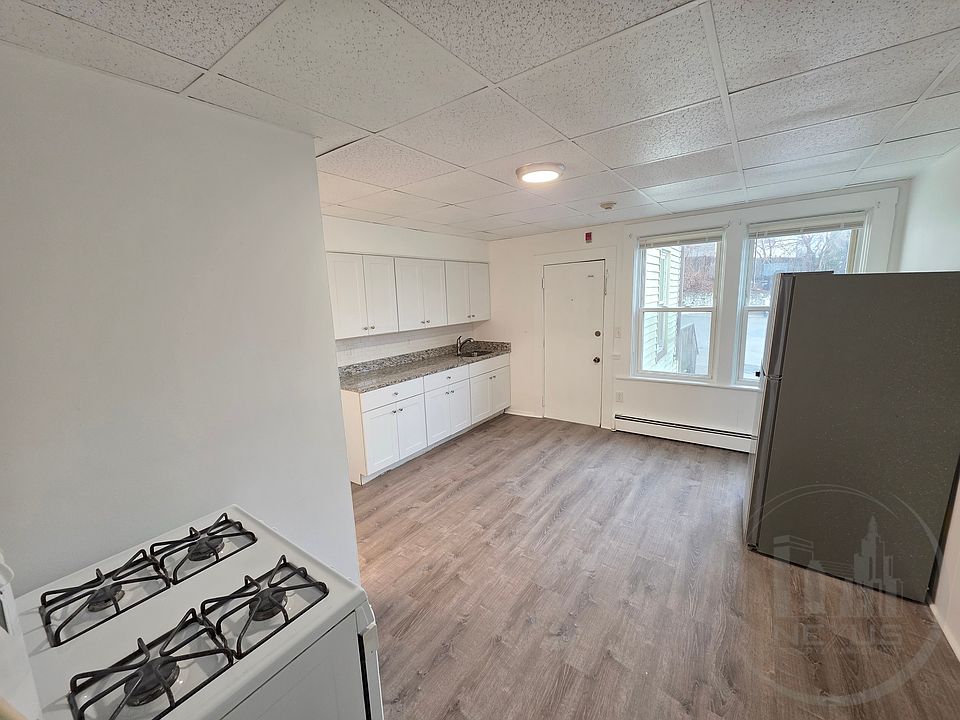 1st image of 44 Bennett St APT 2R