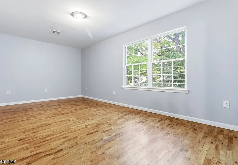 83 Farley Ave — Photo 8