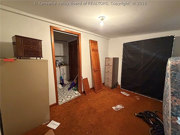 5th image of 215 Dunbar Ave