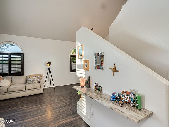 3rd image of 2920 E Avenida Portico