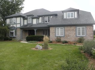 39W765 Dairyherd Ln, St Charles, IL 60175