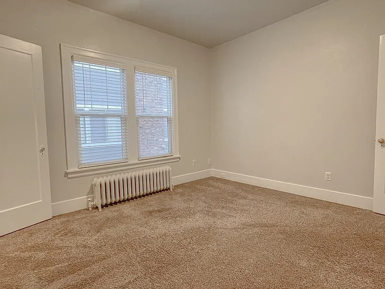 709 N I St #11 — Photo 21