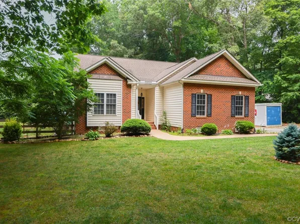 16940 Arabian Dr, Amelia Court House, VA 23002