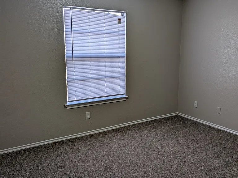 Lakeview Apartments — Photo 45