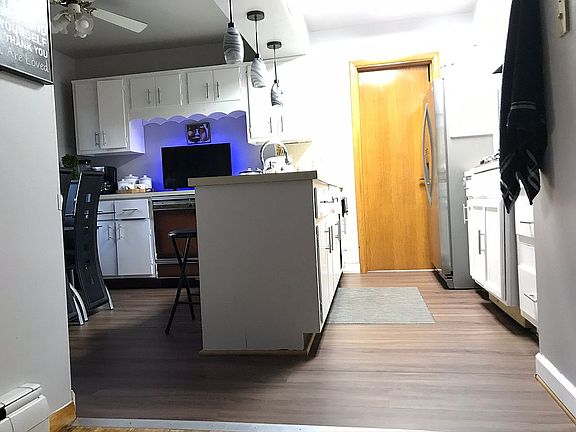 4th image of 341 Greenbriar Dr