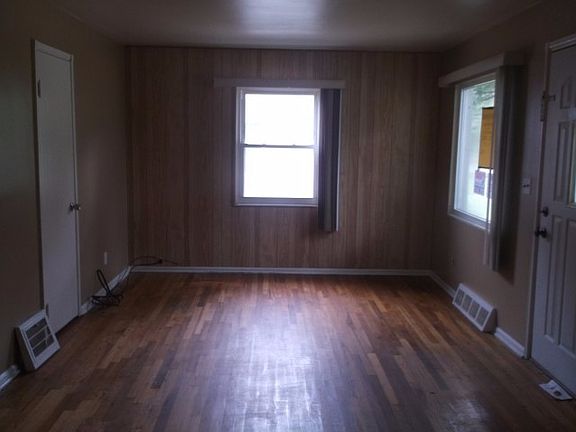 3rd image of 1213 Cedar Dr