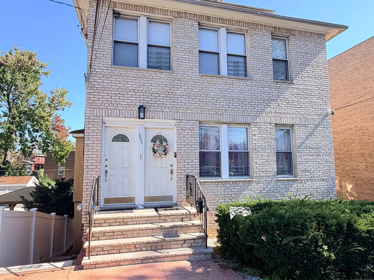 3 bed, 1300 sqft, $3,800 — Photo 1