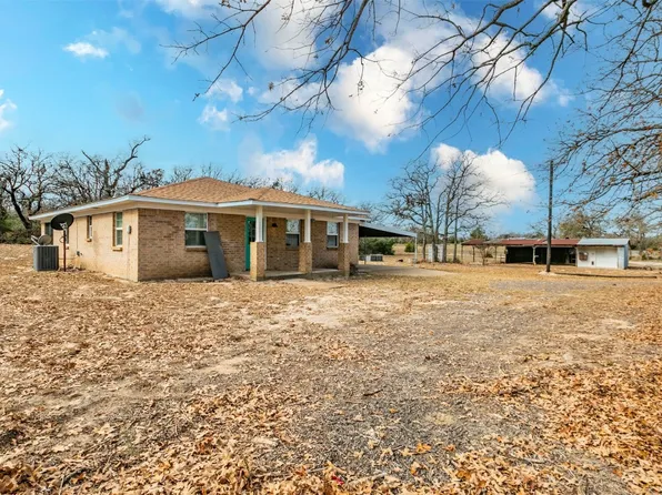 1310 S State Highway 75, Buffalo, TX 75831