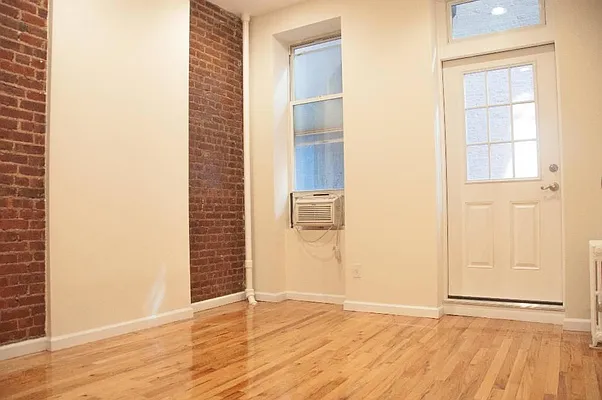 Rented by Town Residential | media 37