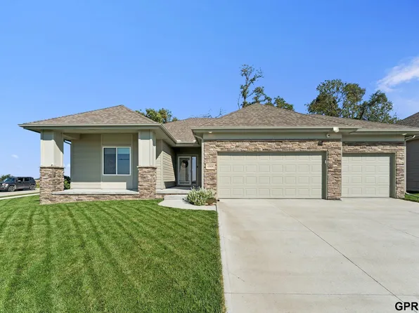 17676 Potter St, Bennington, NE 68007
