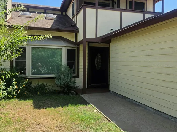 5503 Thunderbird St APT B, Lago Vista, TX 78645