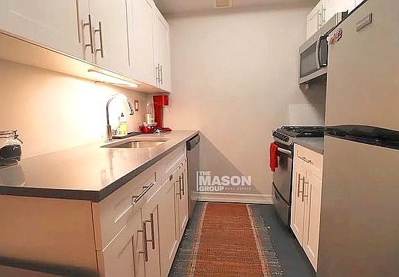 2nd image of 337 W 43rd St APT 4B