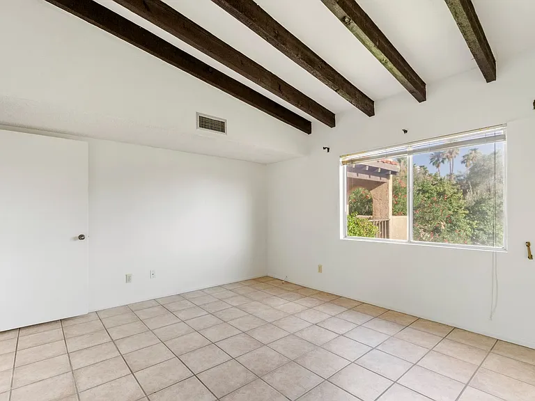 524 N Dodge Blvd — Photo 14