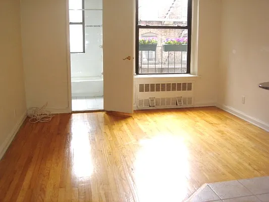 Rented by Paley Management | media 35