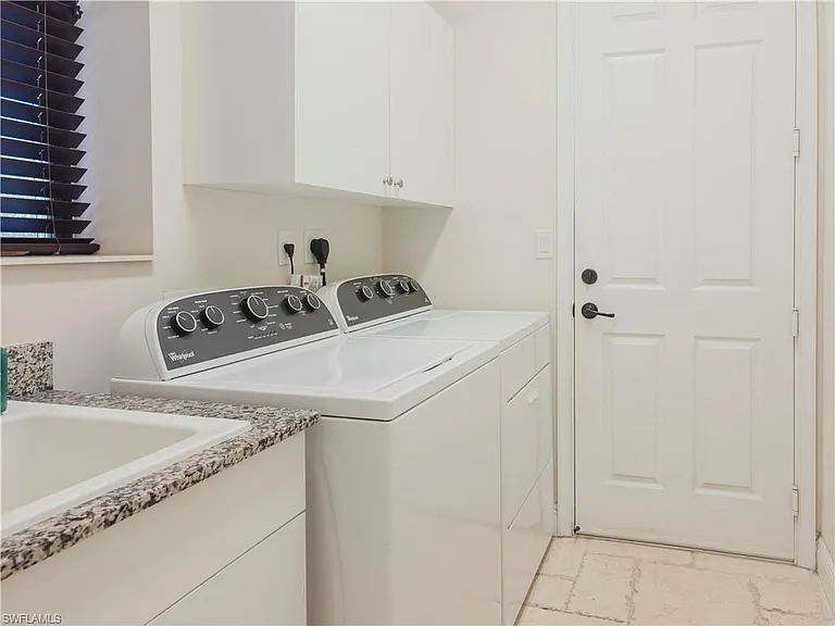 5169 Roma St — Photo 40