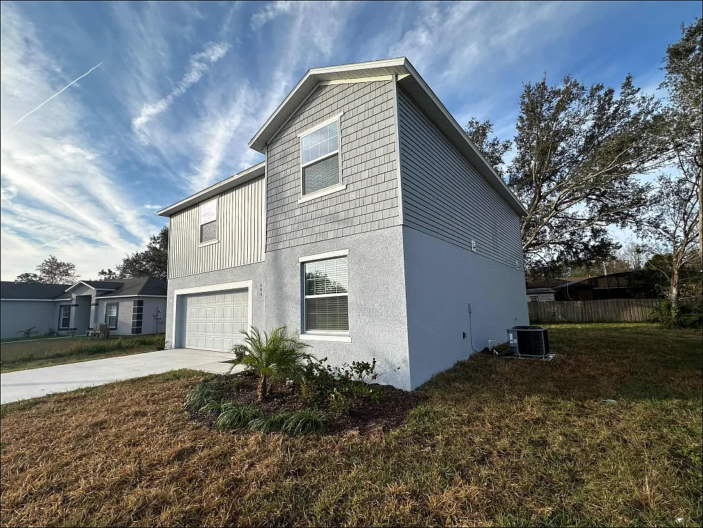 4 bed, 2.5 bath, 2284 sqft, $2,698 — Photo 2