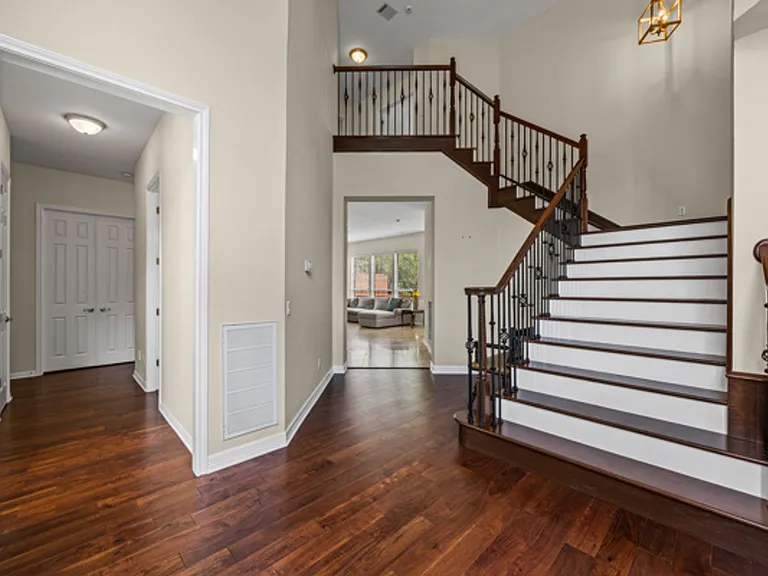 10648 Bramblecrest Dr — Photo 3