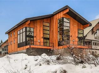 2 Guye Peak Ln, Snoqualmie Pass, WA 98068
