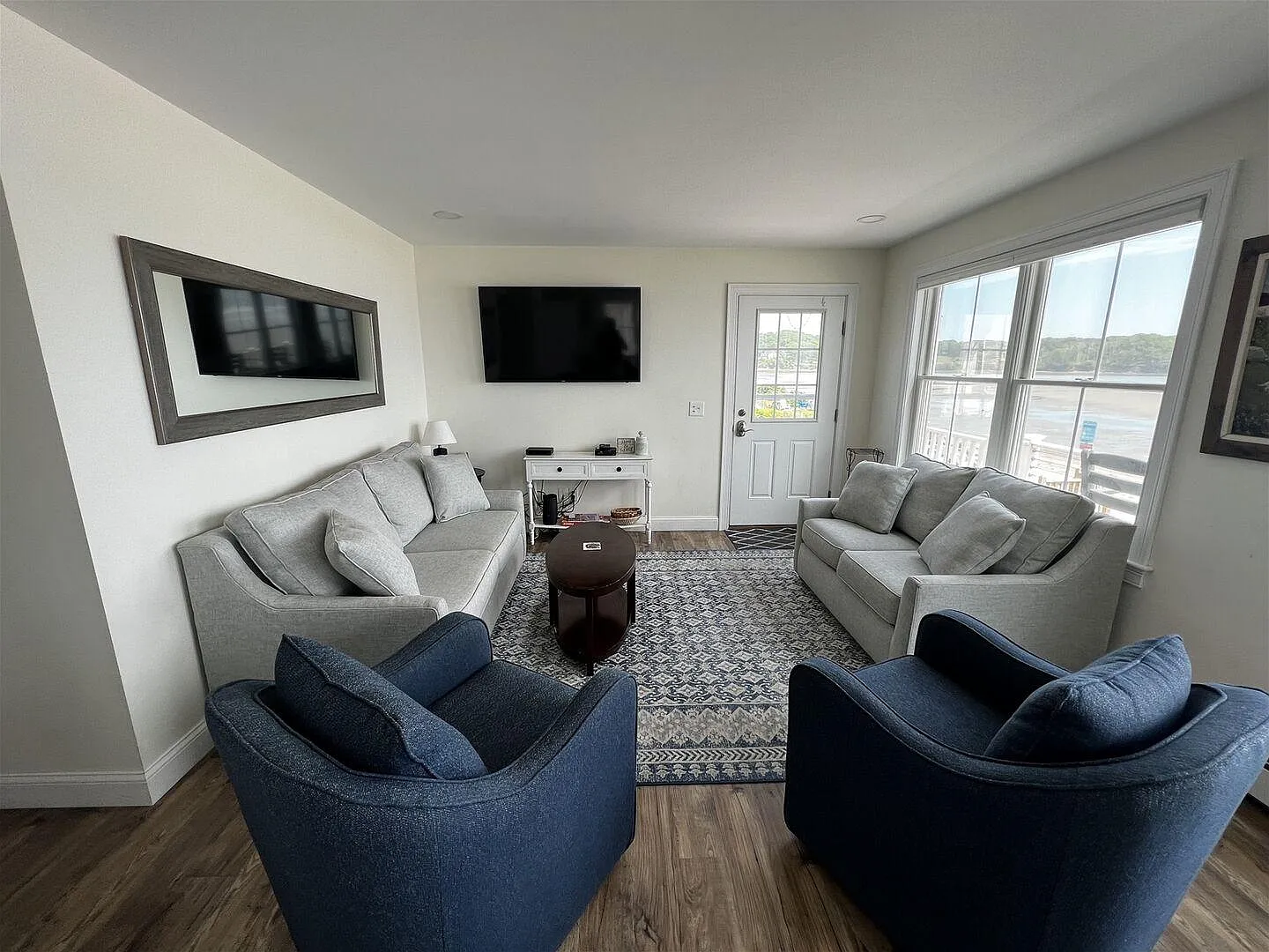 4 bed, $3,400 — Photo 3