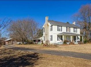 525 Simmons Rd, Gray Court, SC 29388