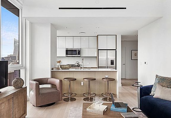 4th image of 242 W 53rd St APT 54D