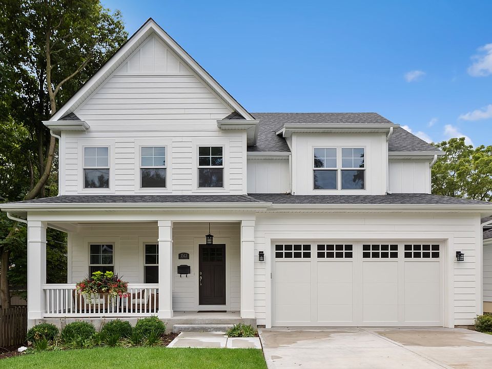 1513 George...located in very unique & special enclave in Downers Grove. Built by Joel Andersen Home