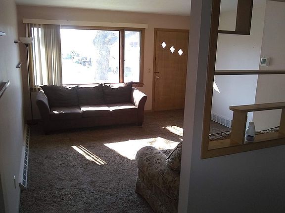 3rd image of 2833 Marioncliff Dr