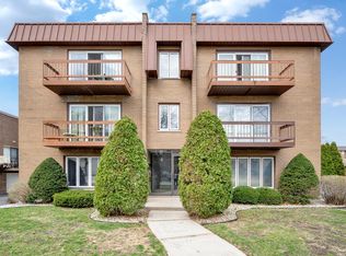 9616 S Karlov Ave APT 202, Oak Lawn, IL 60453