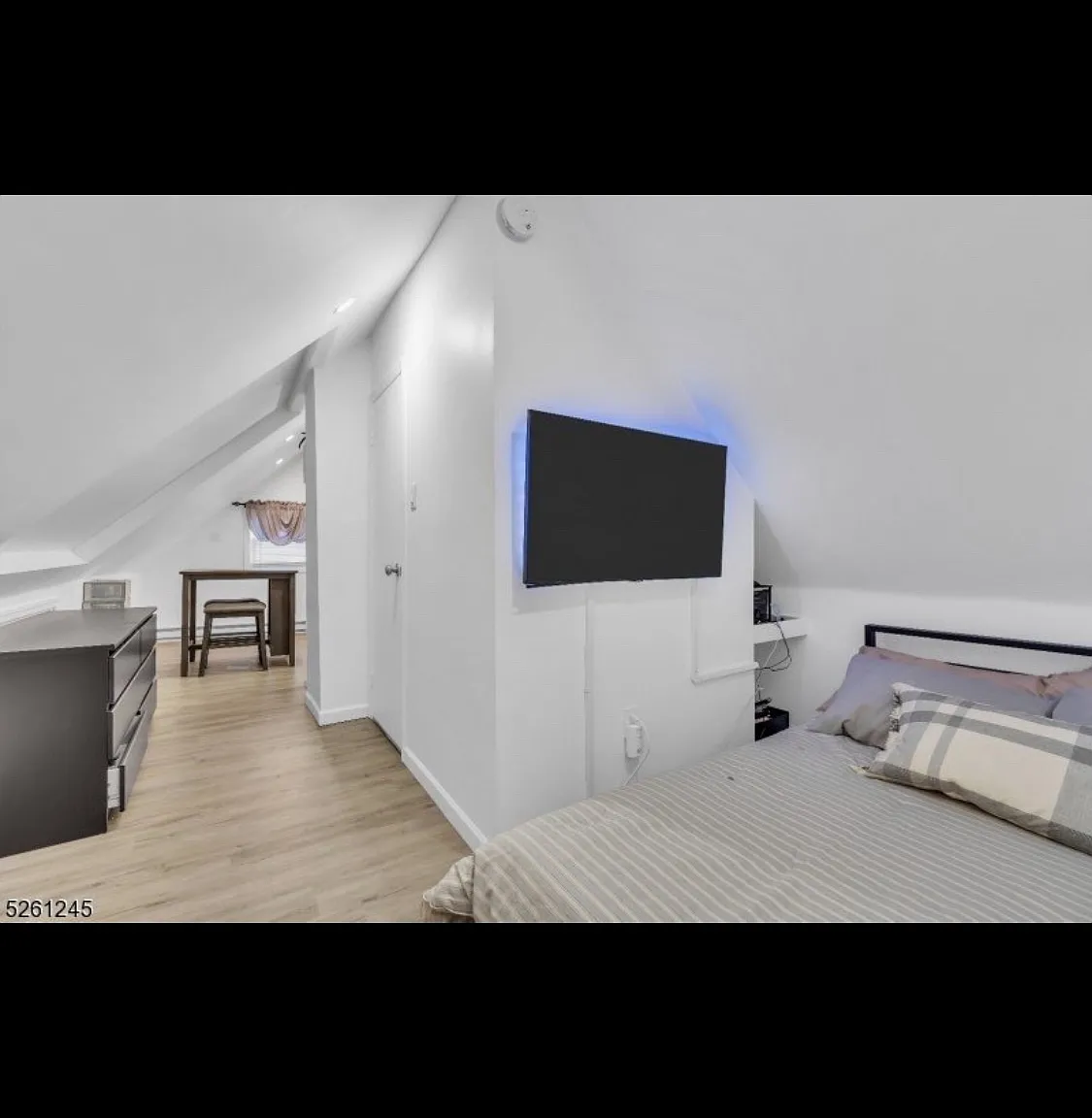 Studio, 500 sqft, $1,300 — Photo 2