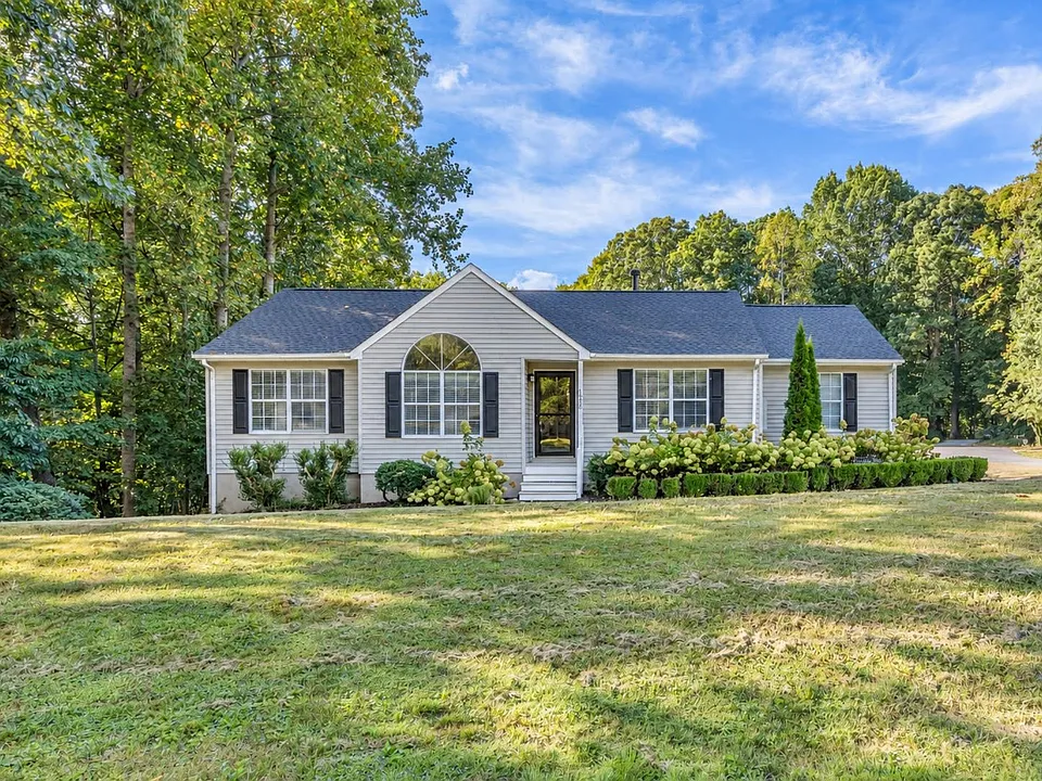 226 Nina Ln